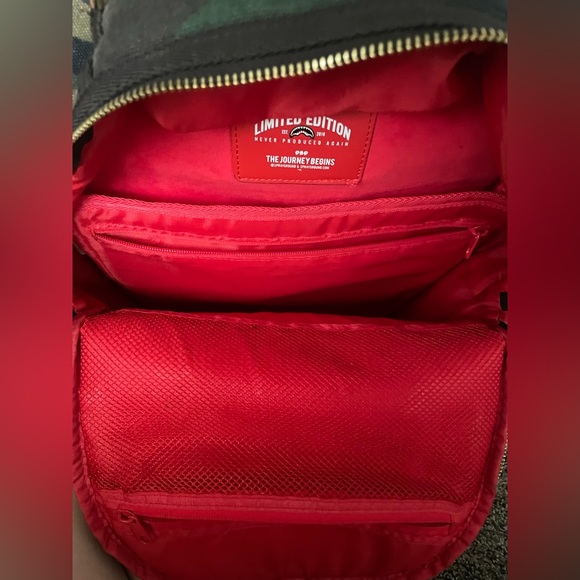 LIMITED EDITION BAPE x SPRAYGROUND backpack - Picture 5 of 5